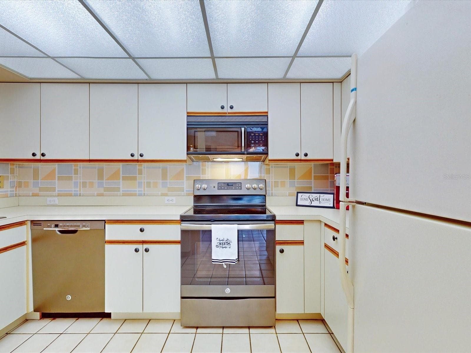 SS oven, microwave and dishwasher - 105 COVENTRY LN, HAINES CITY