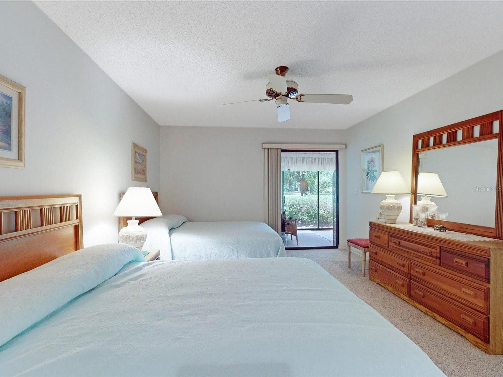 Great room for multiple guests - 105 COVENTRY LN, HAINES CITY