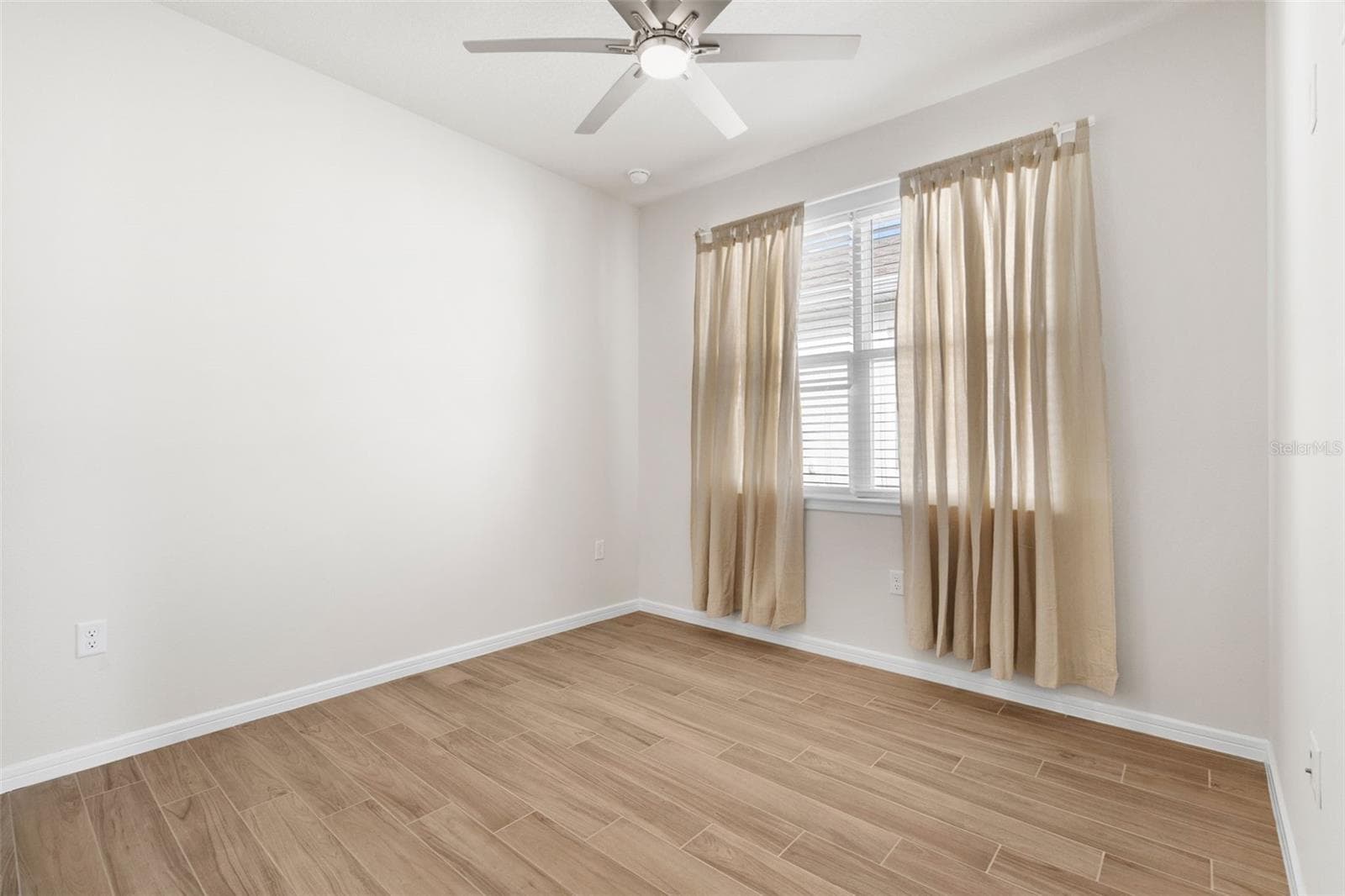 Single Family Residence at 13360 SUNNY RETREAT LN, WINTER GARDEN, photo 10 of 74