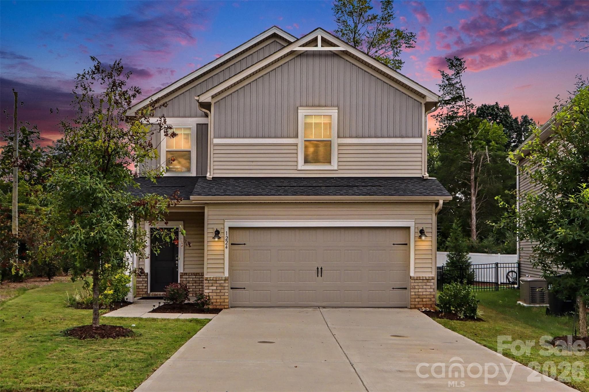 Daylight Savings Time now gives you a garage! - 1224 Harland Street, Charlotte