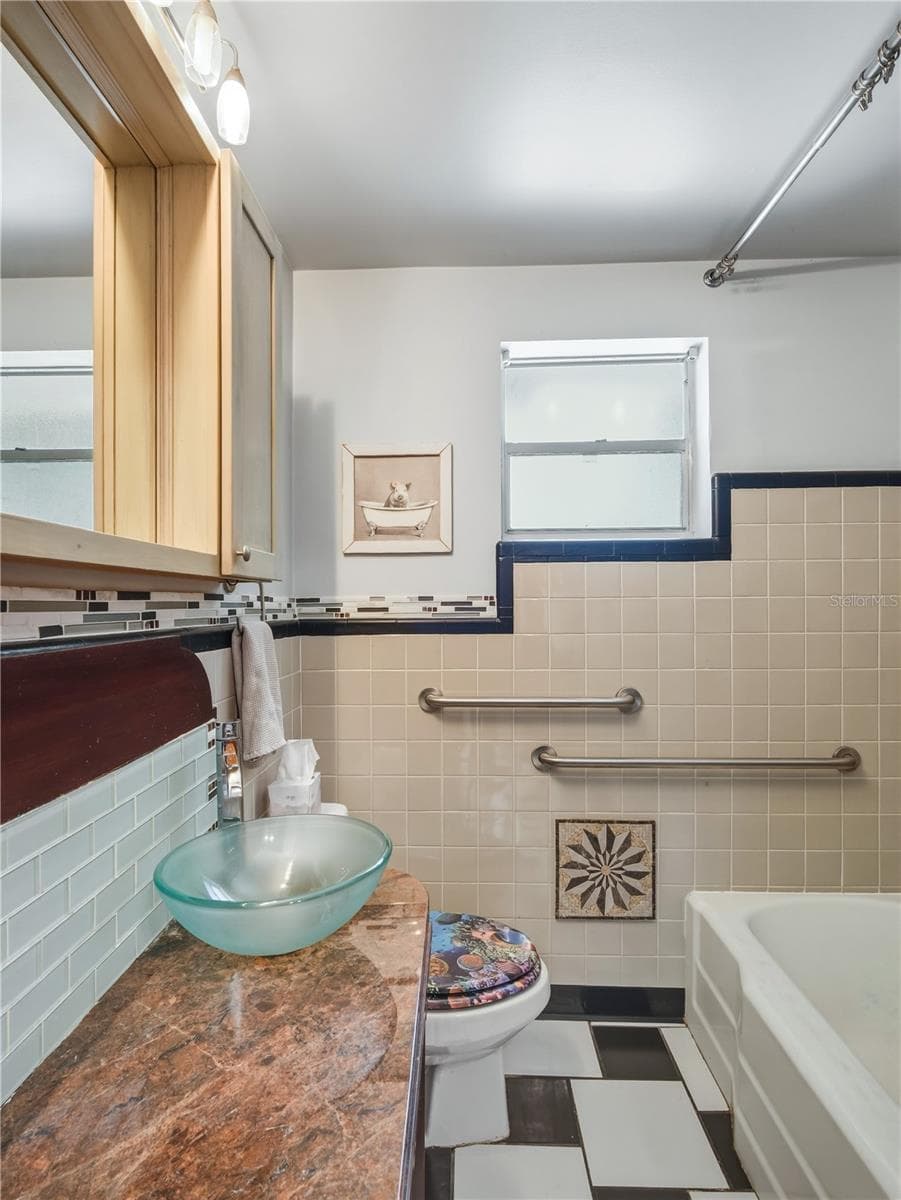 Single Family Residence at 125 DIXWOOD AVE, EDGEWATER, photo 34 of 54