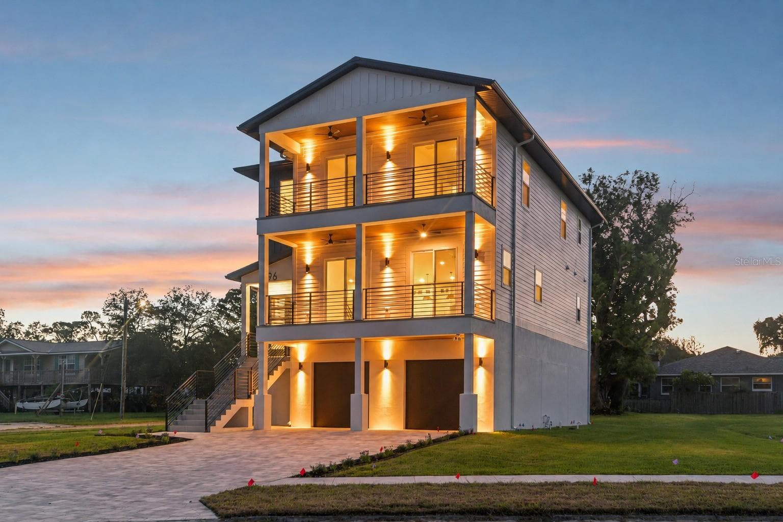 96 SHORE DR