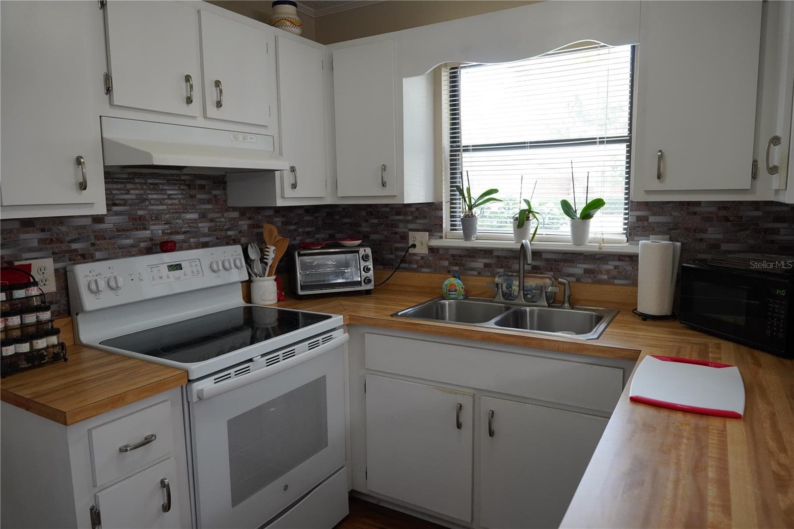 Condominium at 2701 NE 10TH ST #401, OCALA, photo 6 of 41