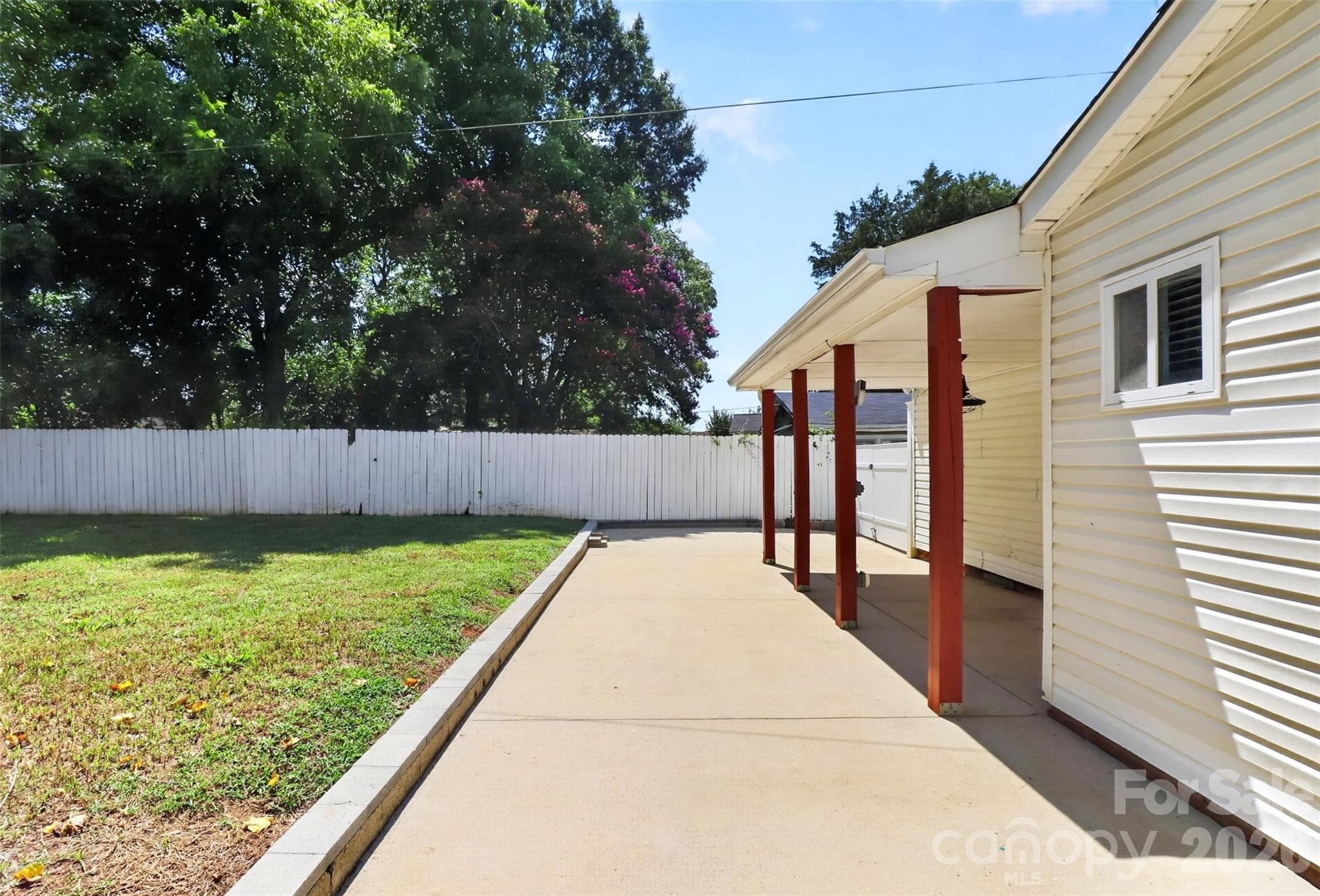 Single Family Residence at 1142 Eisenhower Road, Rock Hill, photo 31 of 33