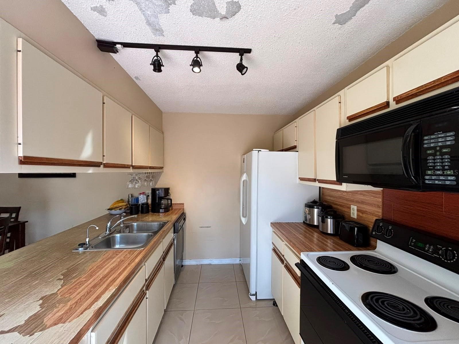 Condominium at 5277 CORAL CT #625, ORLANDO, photo 2 of 30