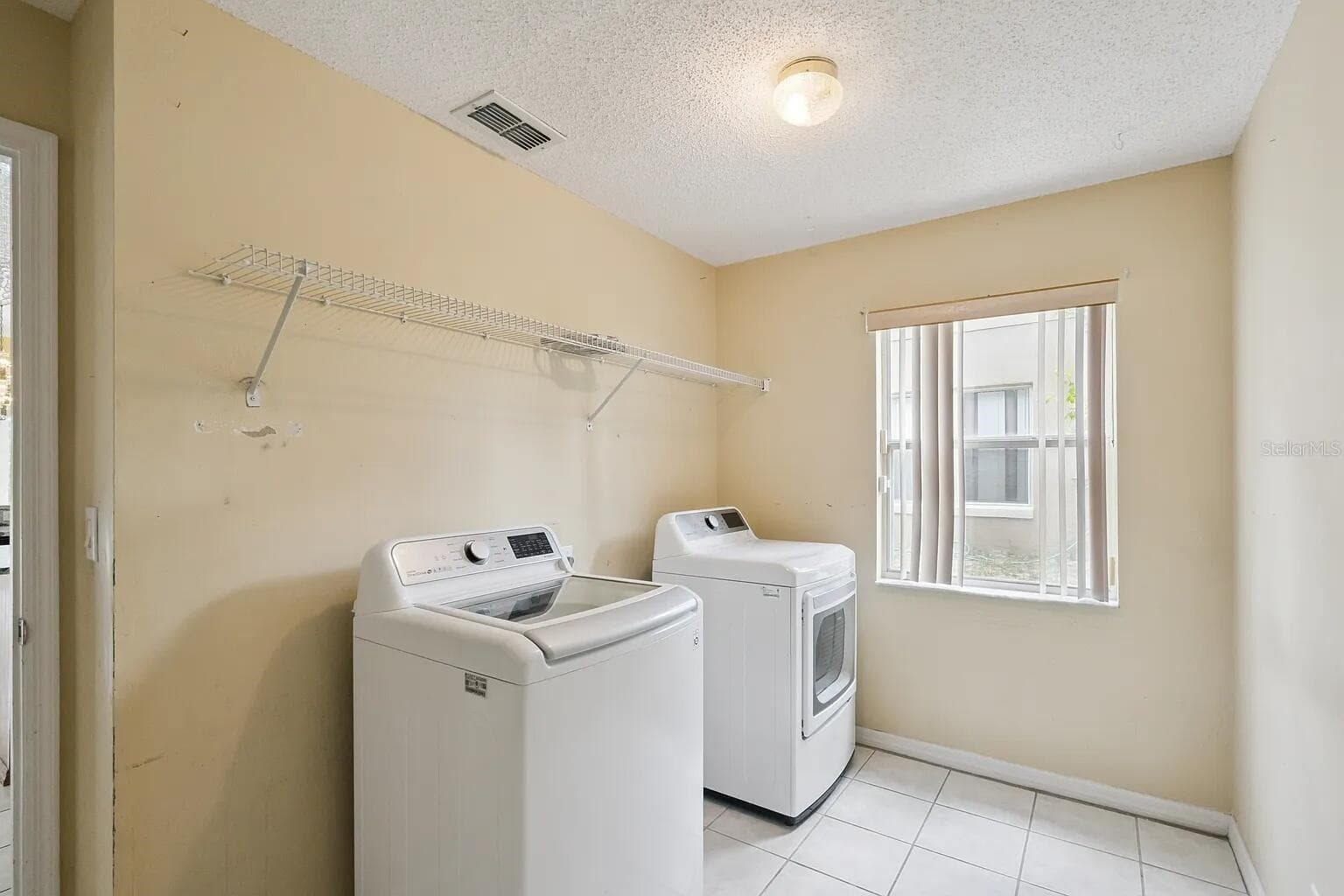 Single Family Residence at 6415 ABBEYDALE CT, ORLANDO, photo 20 of 53