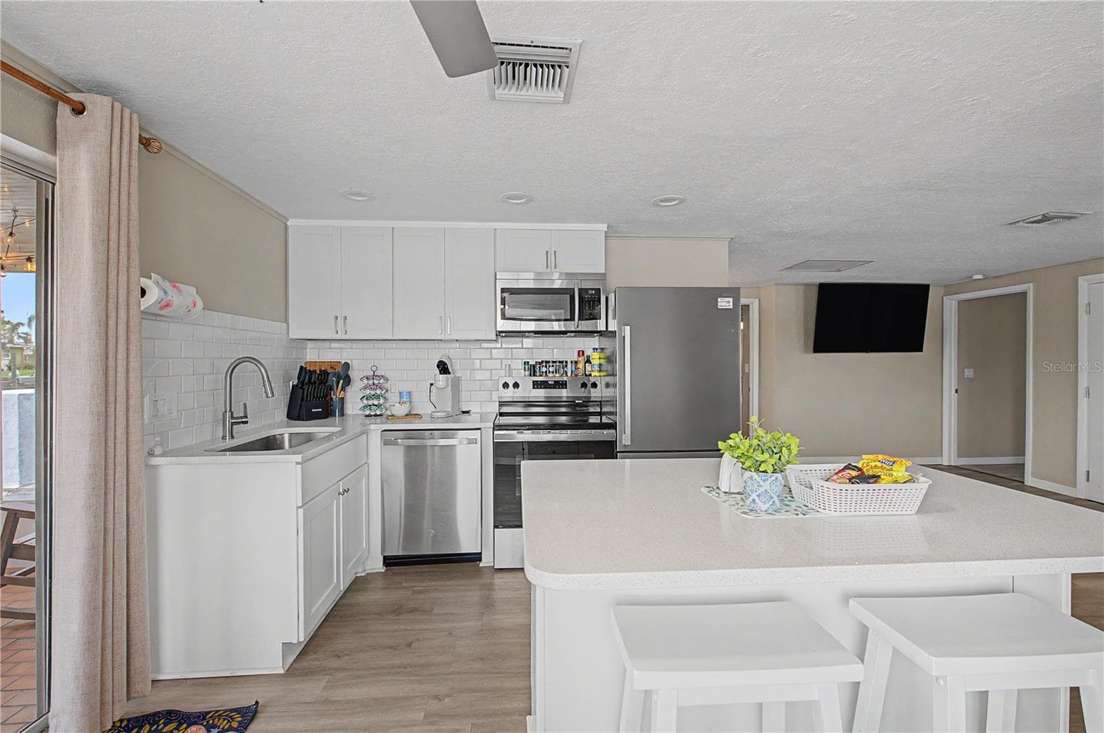 Single Family Residence at 13725 MATTIX AVE, HUDSON, photo 16 of 48