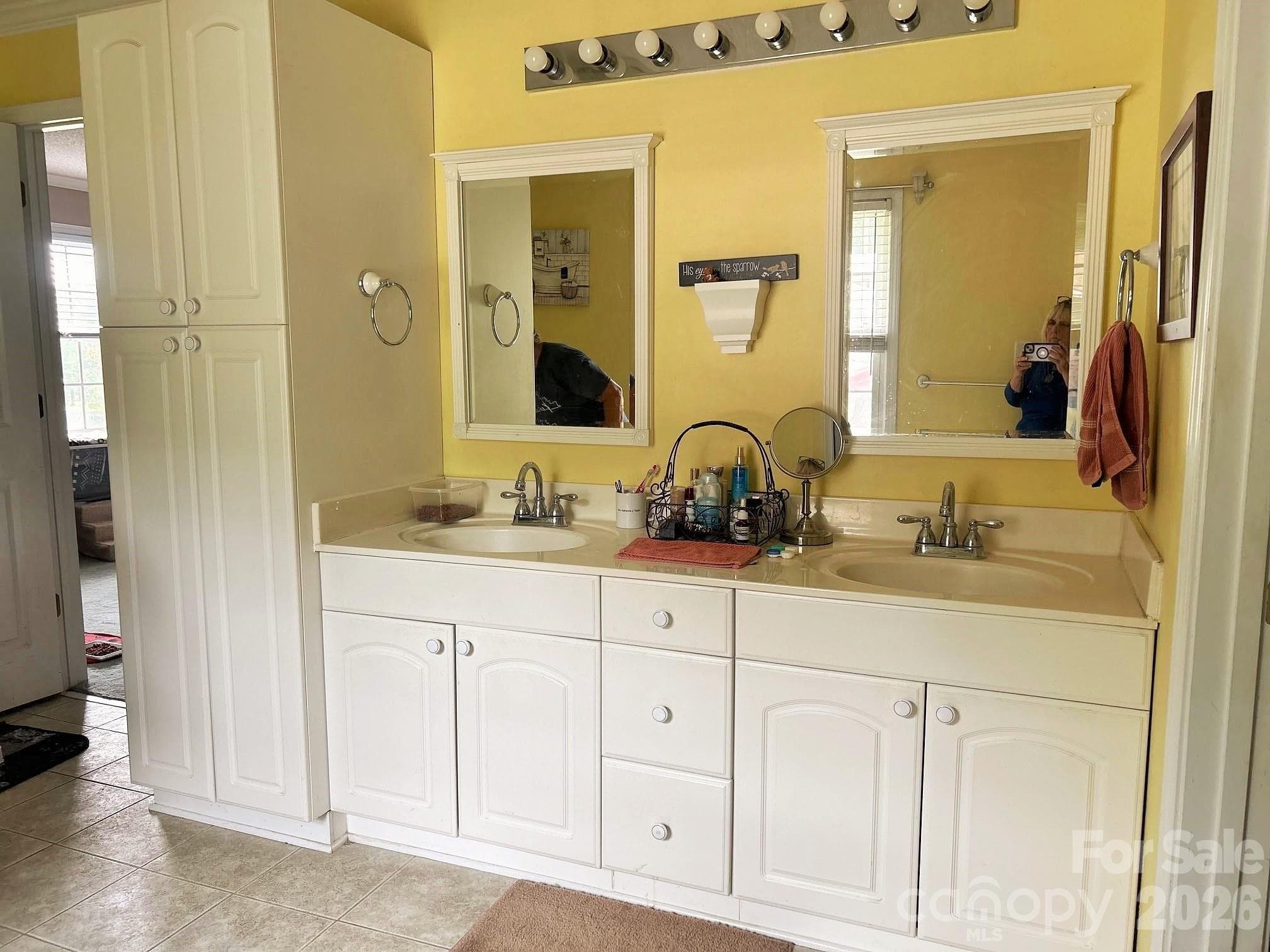 PRIMARY BATH PICTURE 1 - 2323 Cherry Road, Catawba