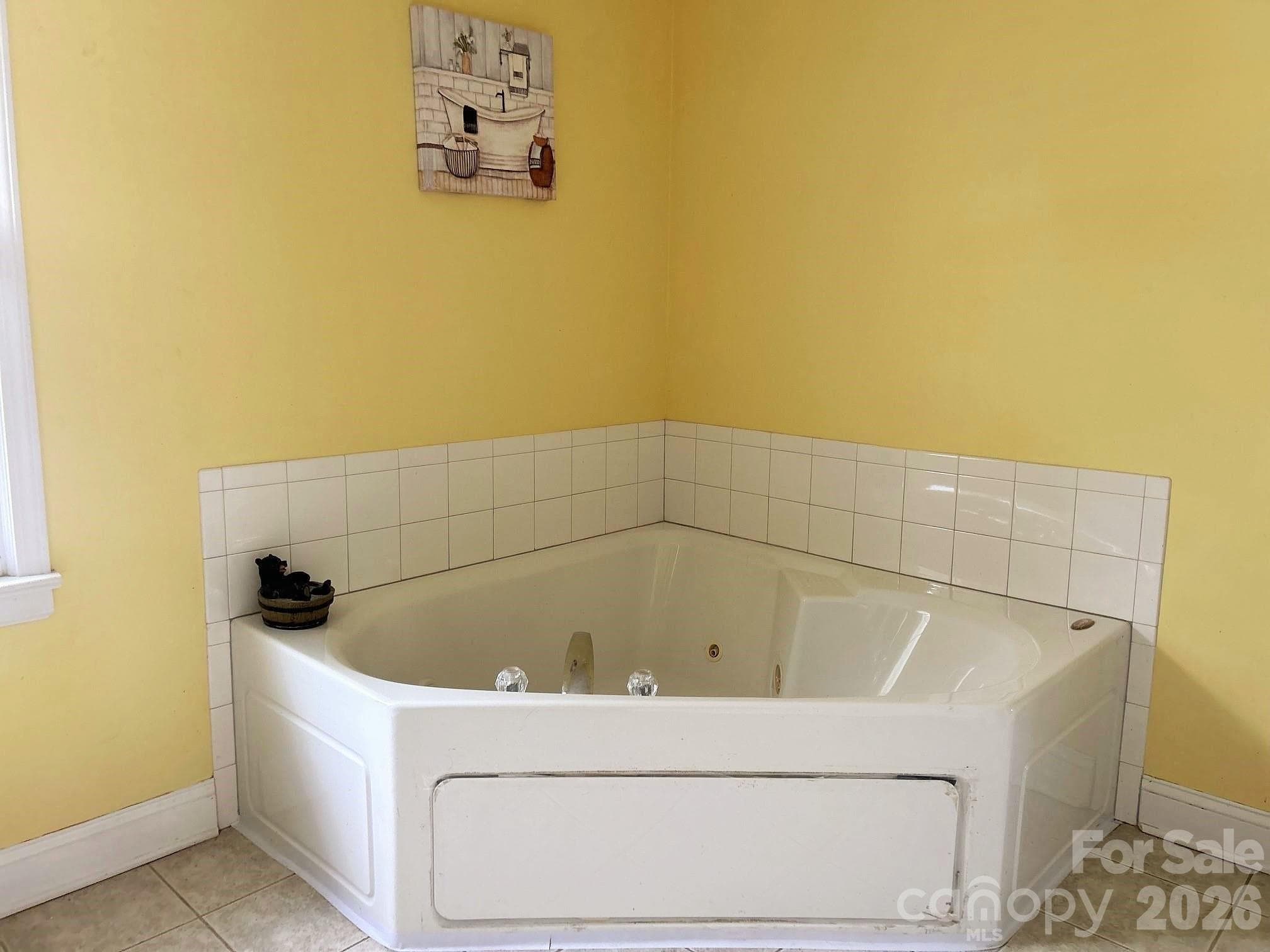 PRIMARY BATH , JUCUZZI TUB - 2323 Cherry Road, Catawba