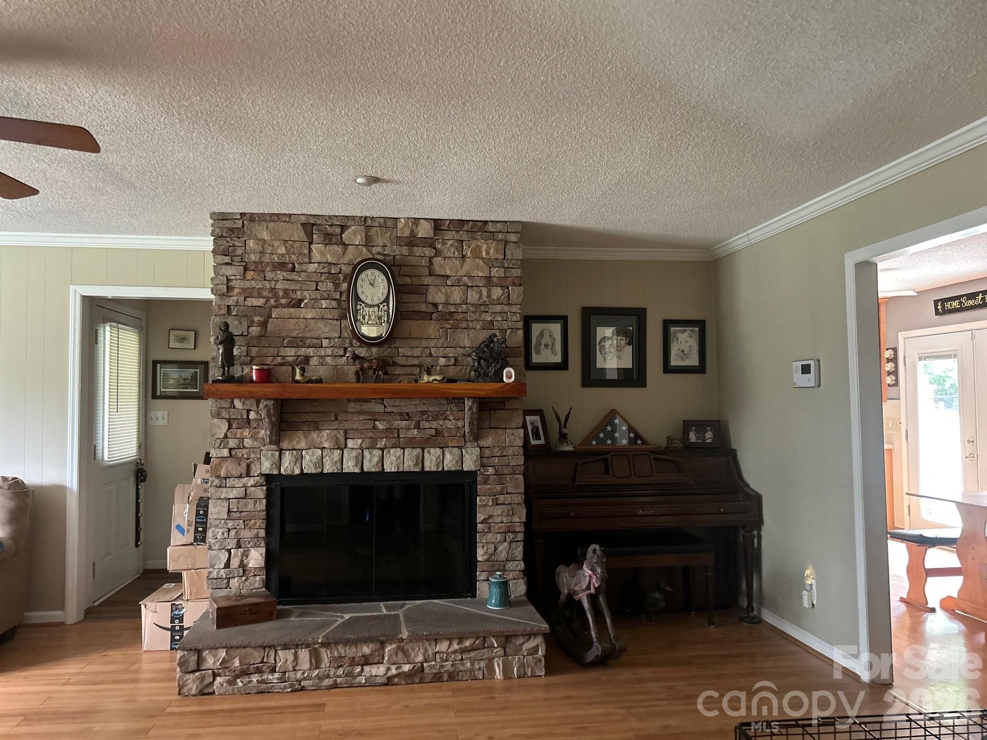 FIREPLACE WITH GAS LOGS - 2323 Cherry Road, Catawba