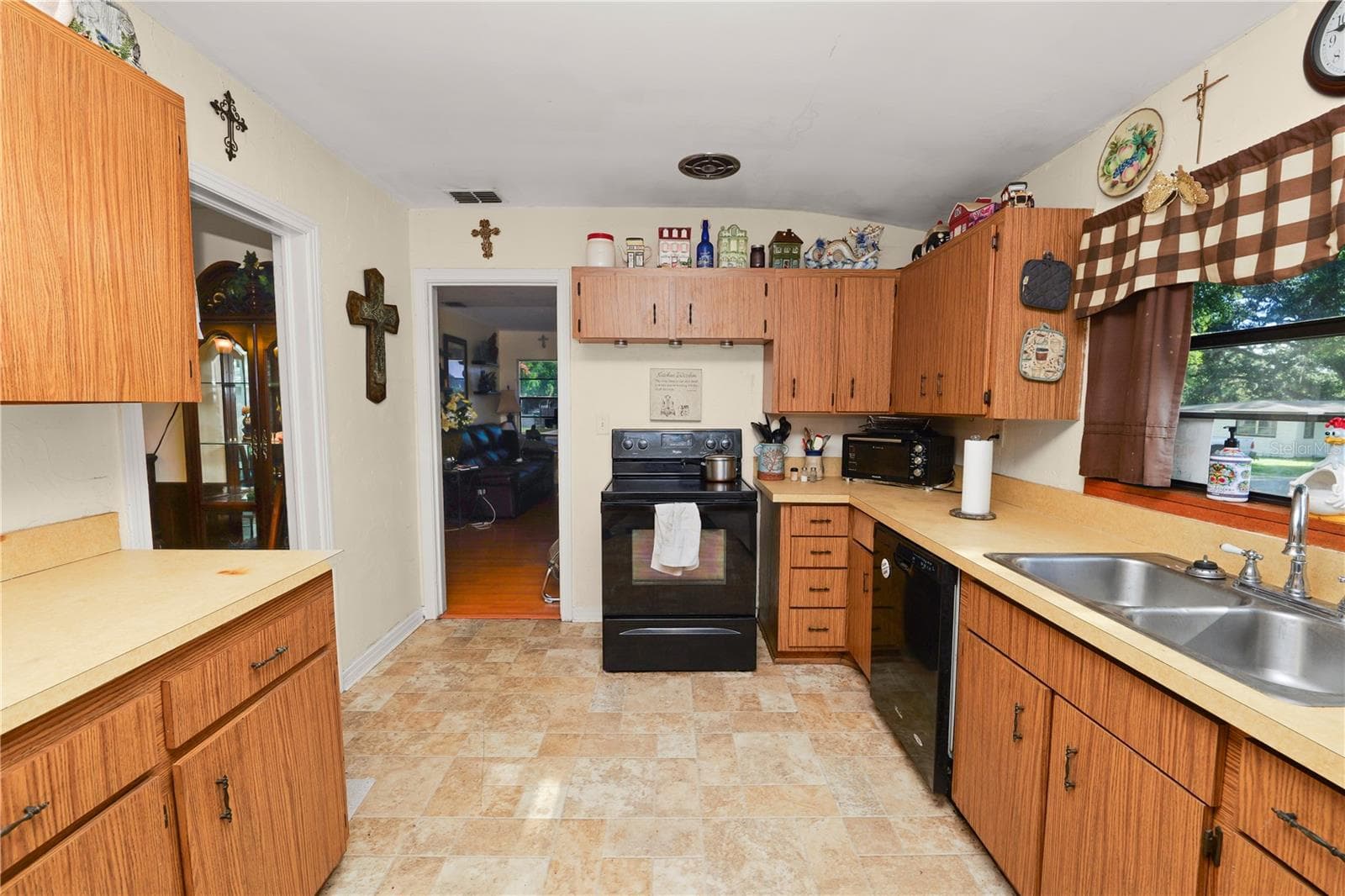 Single Family Residence at 621 HILLSIDE DR, LAKELAND, photo 12 of 30