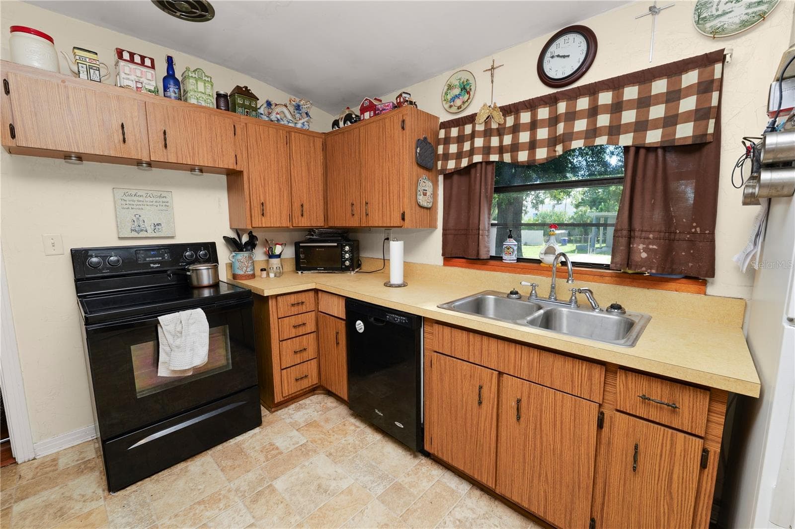 Single Family Residence at 621 HILLSIDE DR, LAKELAND, photo 13 of 30