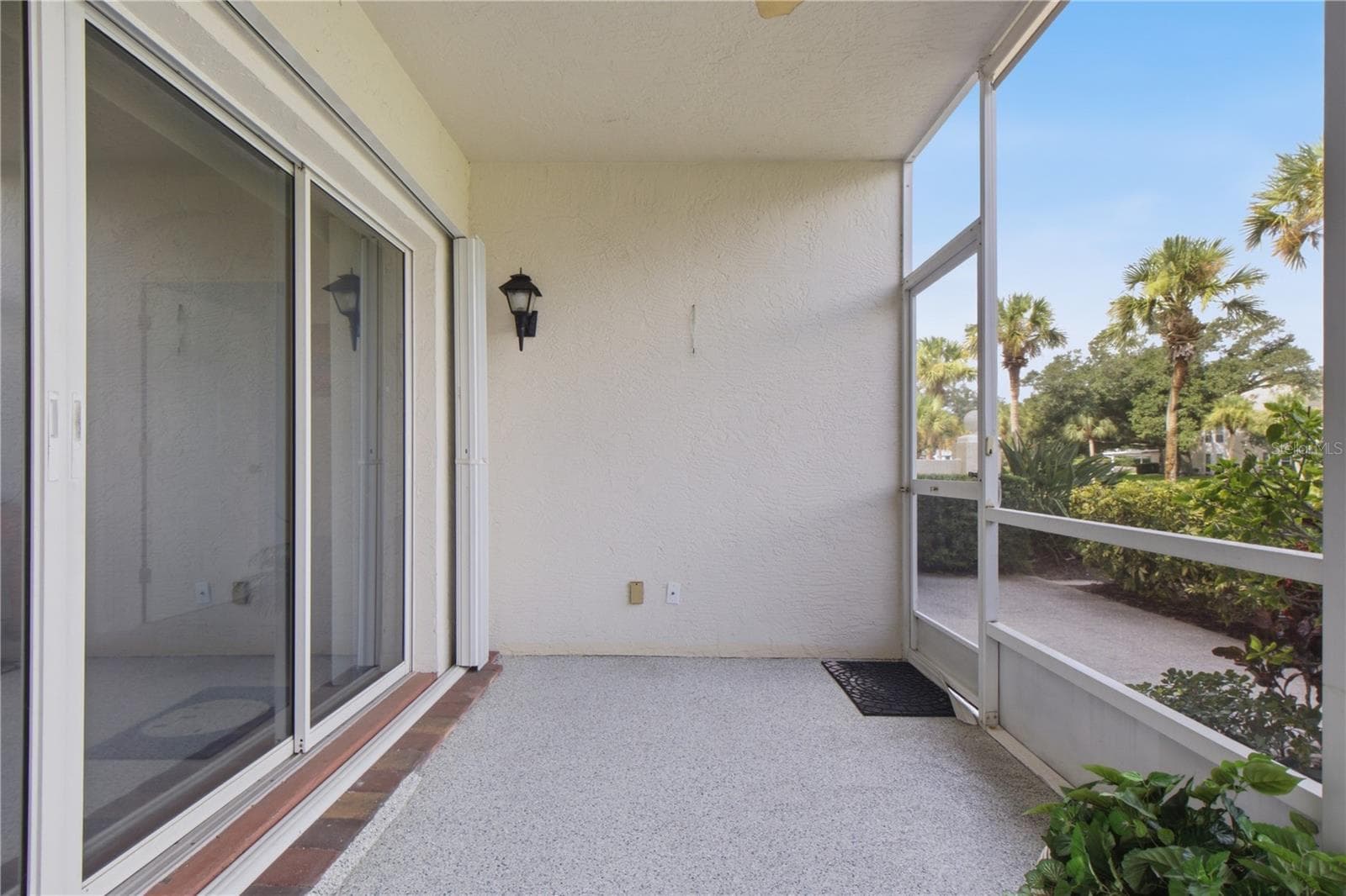 Screened Lanai with lakeview - 418 LAUREL LAKE DR #106, VENICE