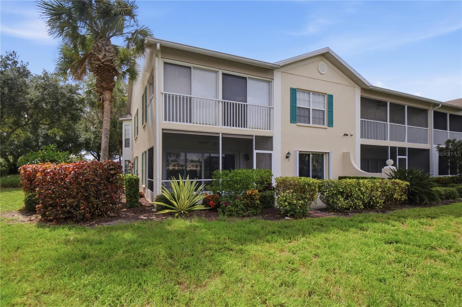 Back - Lakeview side of condo. - 418 LAUREL LAKE DR #106, VENICE