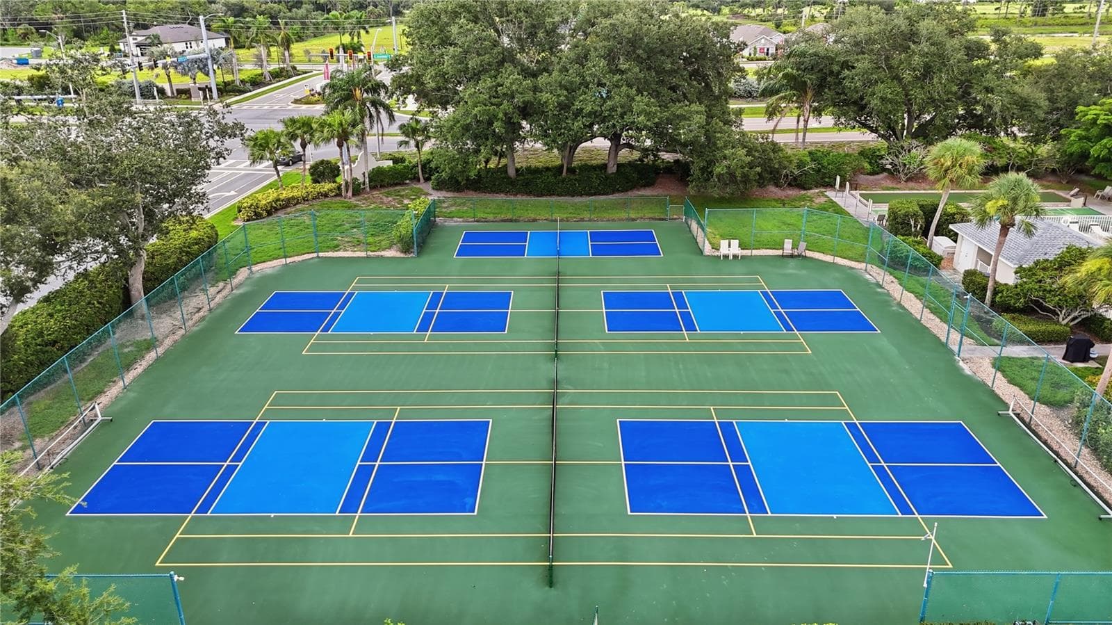 Tennis and pickelball courts - 418 LAUREL LAKE DR #106, VENICE