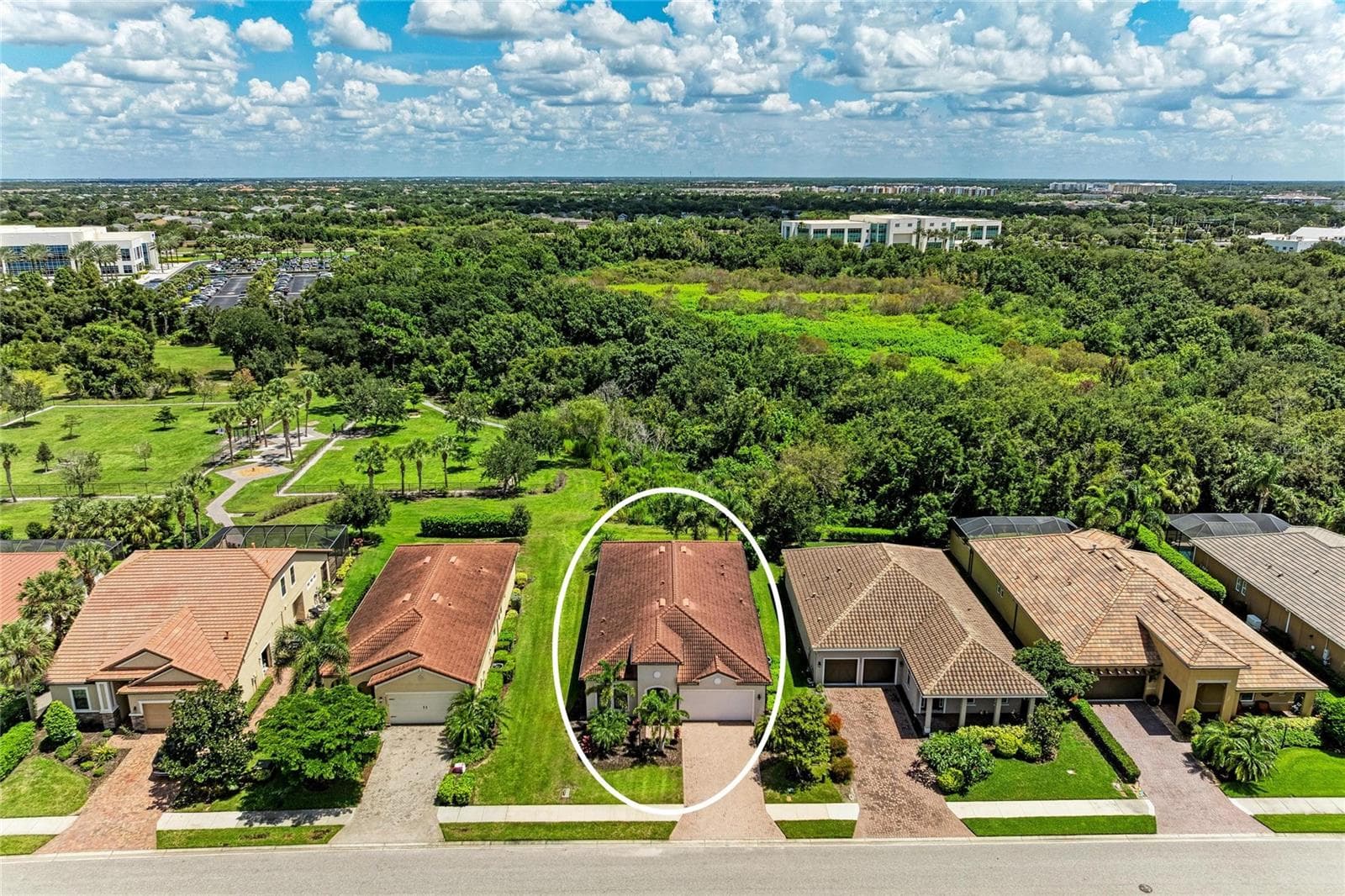 Single Family Residence at 4645 ROYAL DORNOCH CIR, BRADENTON, photo 5 of 88