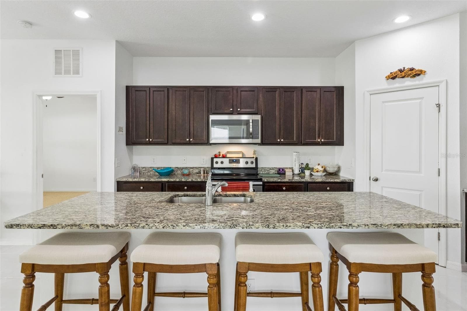 Single Family Residence at 1025 MARGOT LN, LAKE WALES, photo 9 of 20