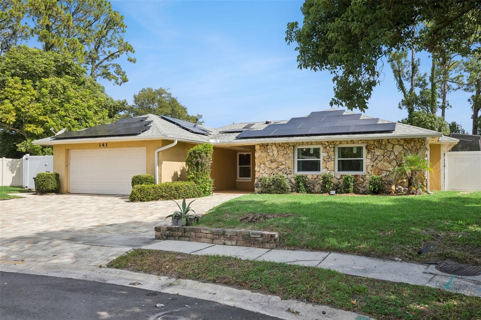 141 FAIRWAY TEN DR