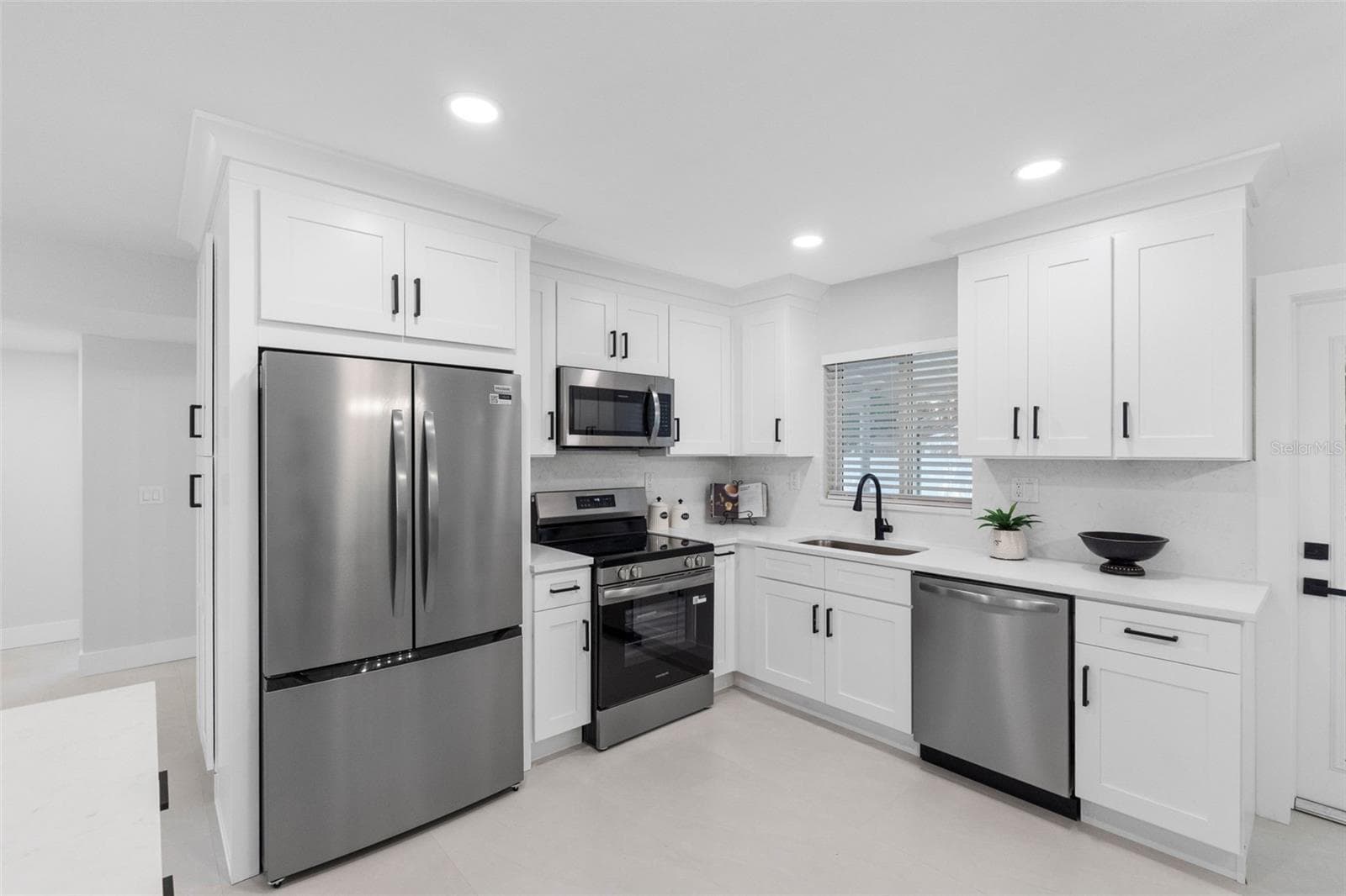 Single Family Residence at 1601 HARDWOOD DR, CLEARWATER, photo 11 of 38