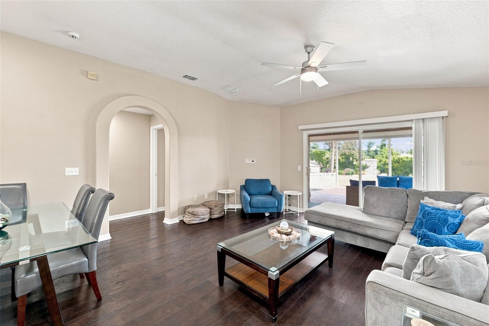 Light-Filled Living Area - 6817 ARAMON CT, WESLEY CHAPEL