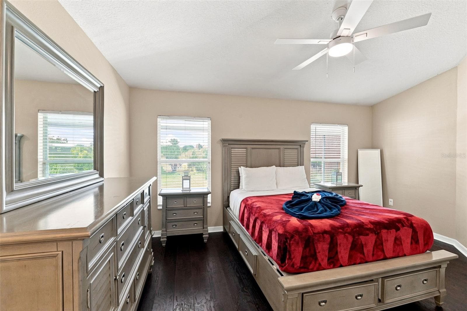 Your Private Retrea - 6817 ARAMON CT, WESLEY CHAPEL