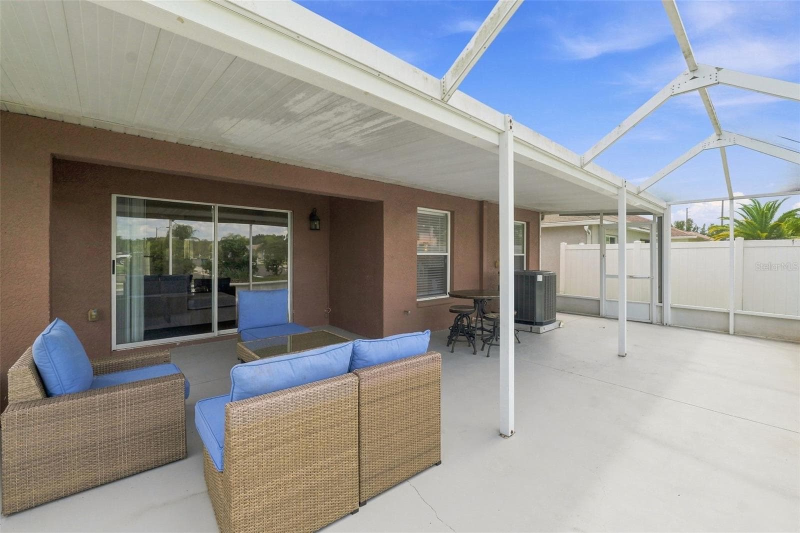 Relax & Unwind - 6817 ARAMON CT, WESLEY CHAPEL