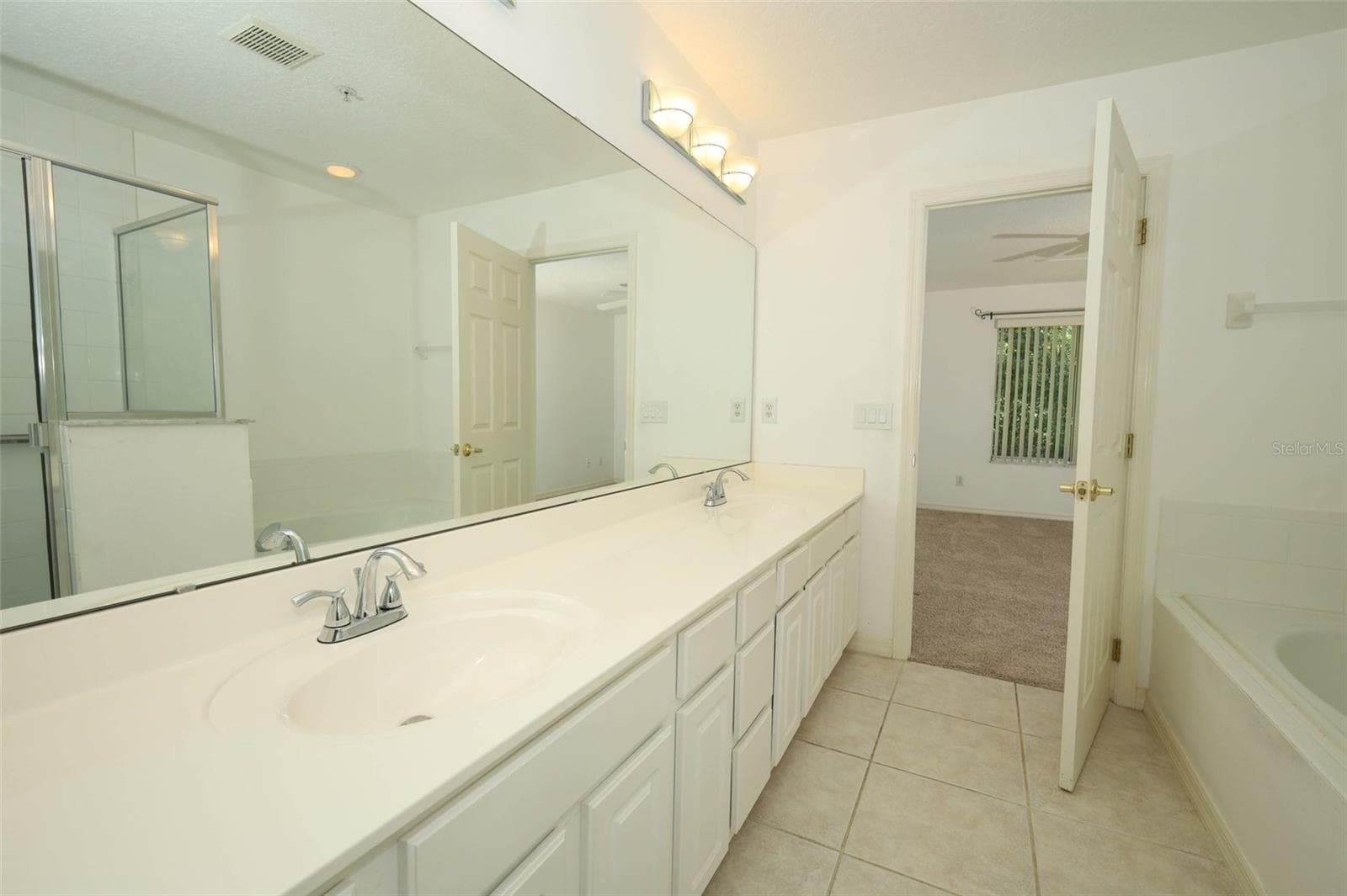 Primary Bath - 2247 WEKIVA VILLAGE LN, APOPKA