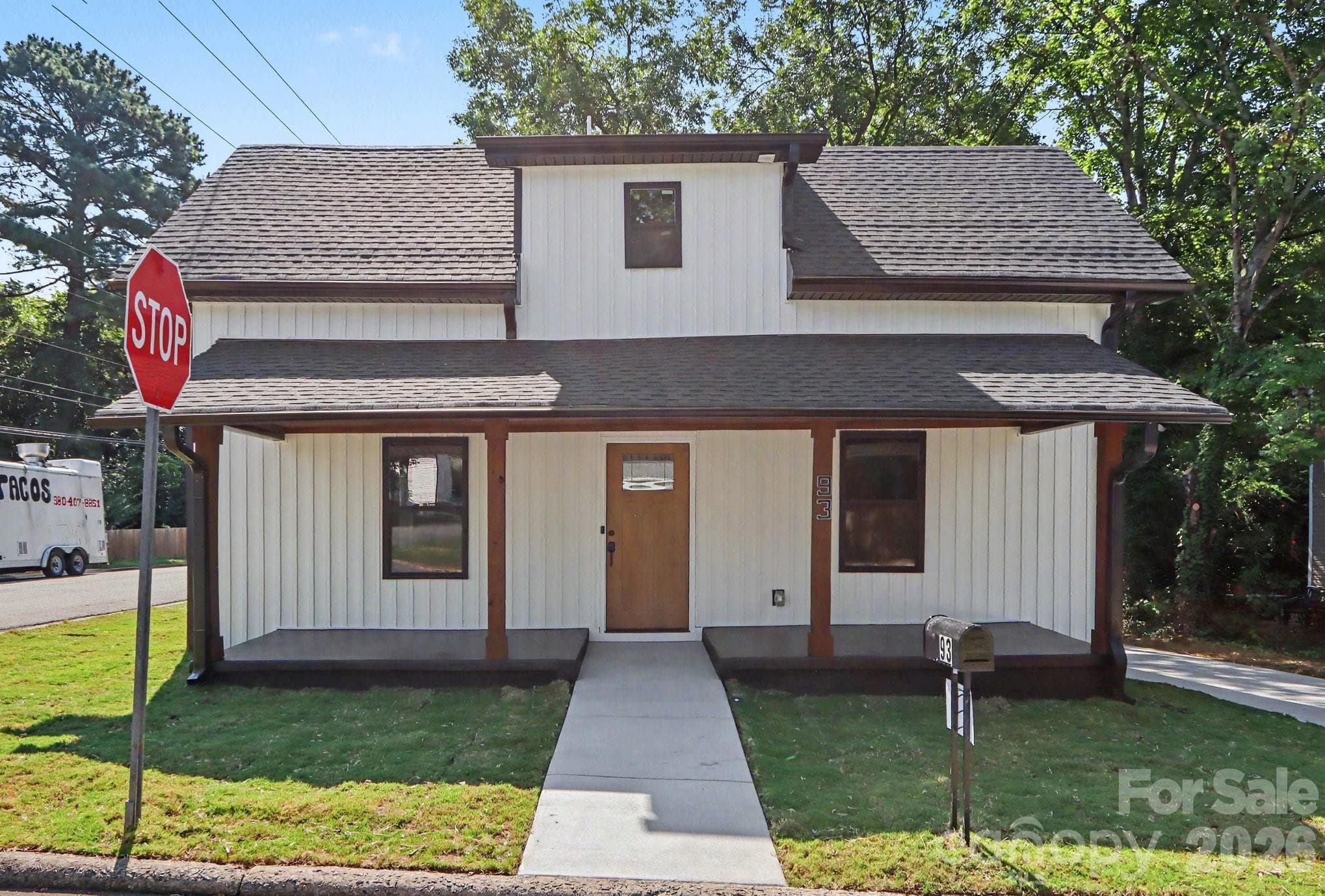 Single Family Residence at 93 st mary Avenue NW, Concord, photo 4 of 23
