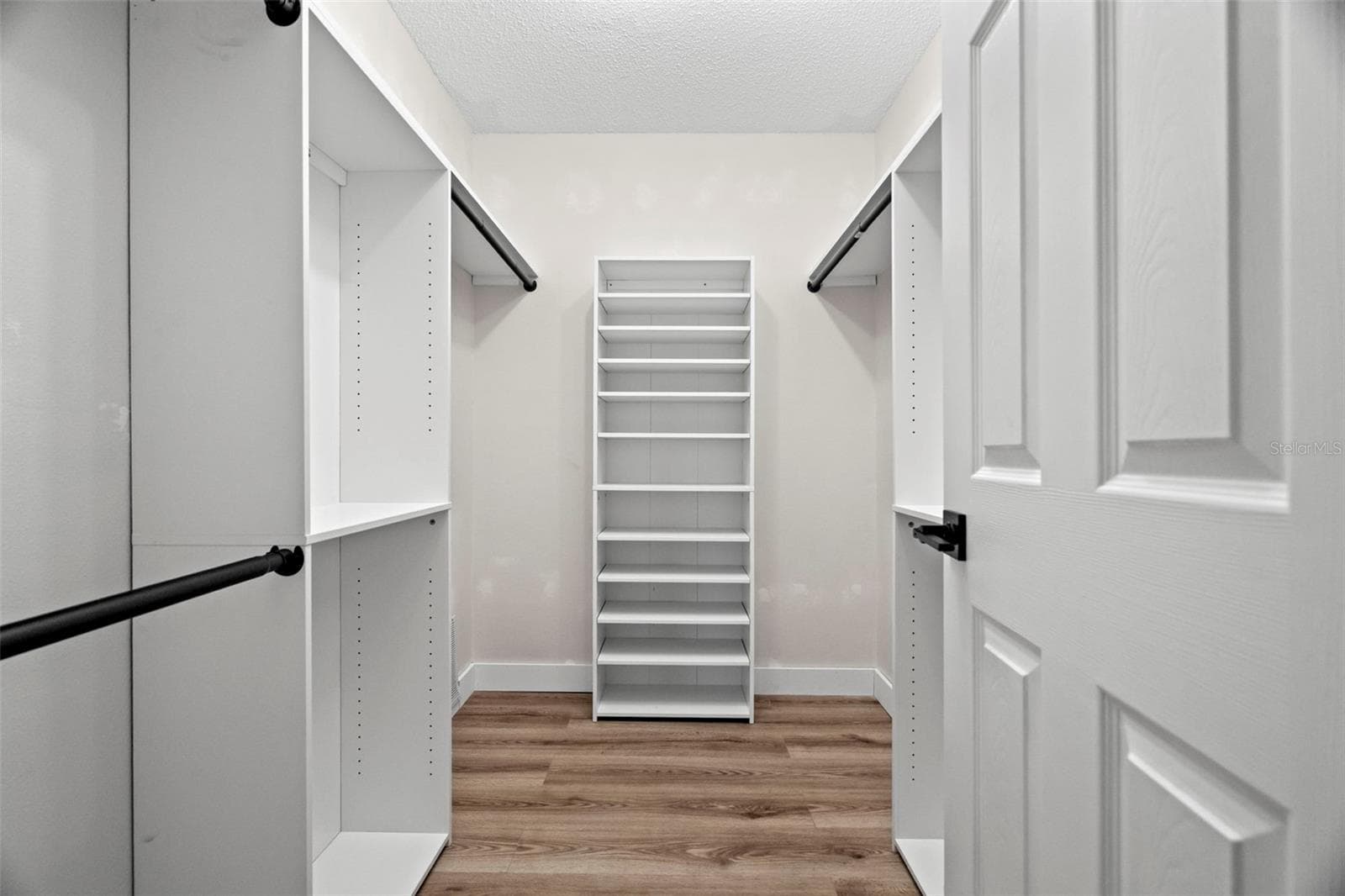 Master Walk in Closet ! - 6500 BRIAR RIDGE CT N, PINELLAS PARK