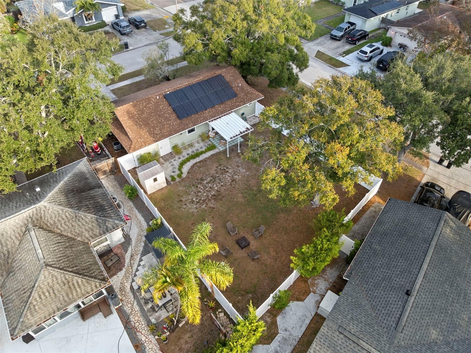 PAID off Solar Panels! - 6500 BRIAR RIDGE CT N, PINELLAS PARK