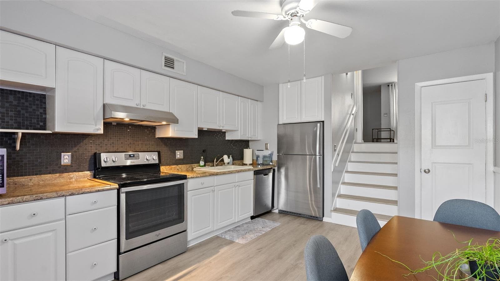 Townhouse at 4227 LA PALMA CT, TAMPA, photo 3 of 40