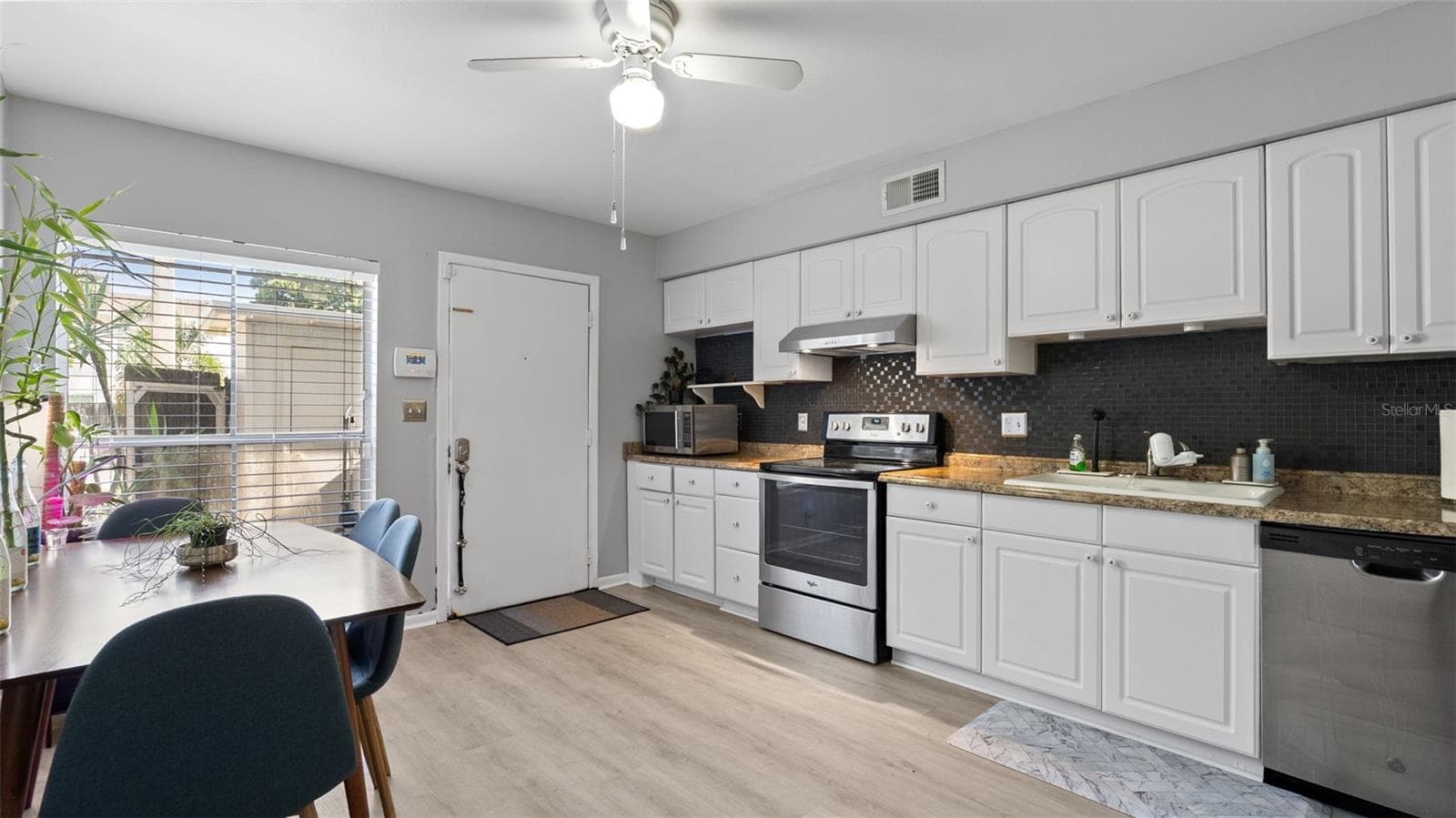 Townhouse at 4227 LA PALMA CT, TAMPA, photo 4 of 40