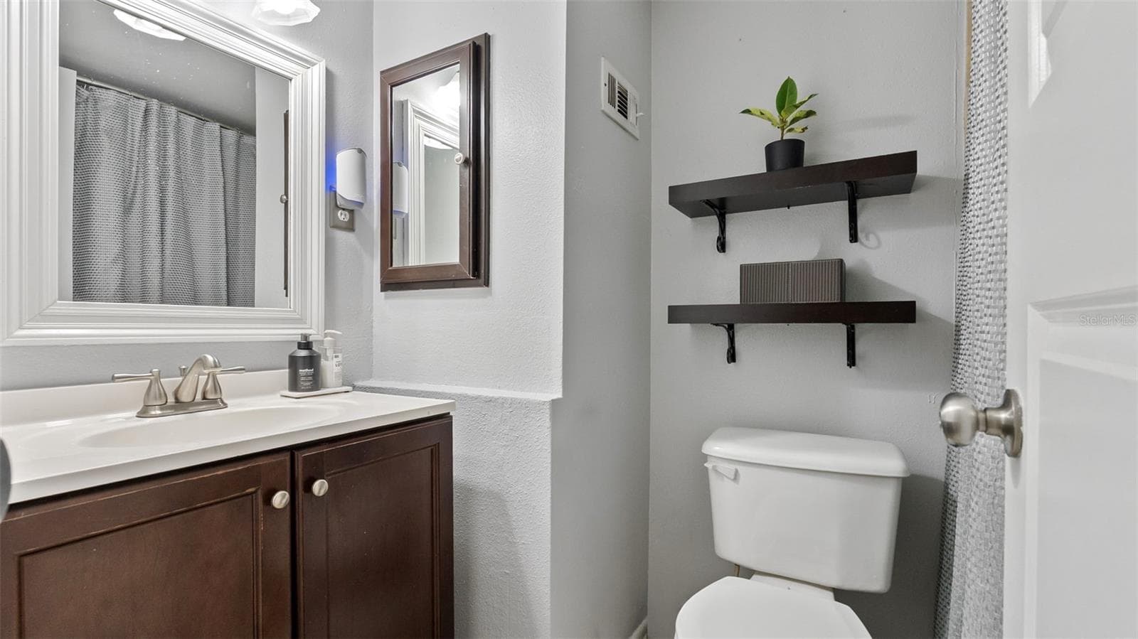 Townhouse at 4227 LA PALMA CT, TAMPA, photo 12 of 40