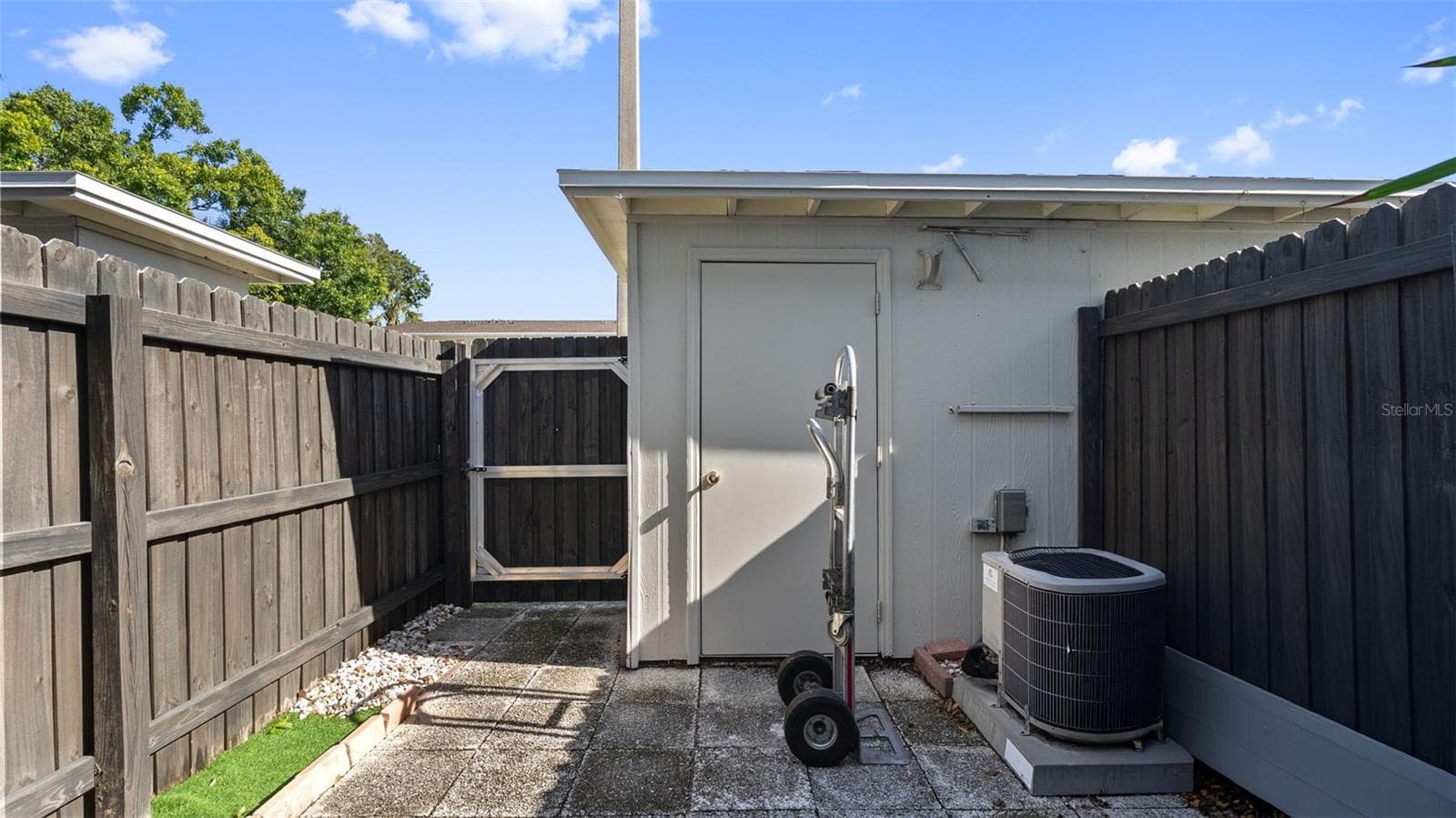 Townhouse at 4227 LA PALMA CT, TAMPA, photo 18 of 40