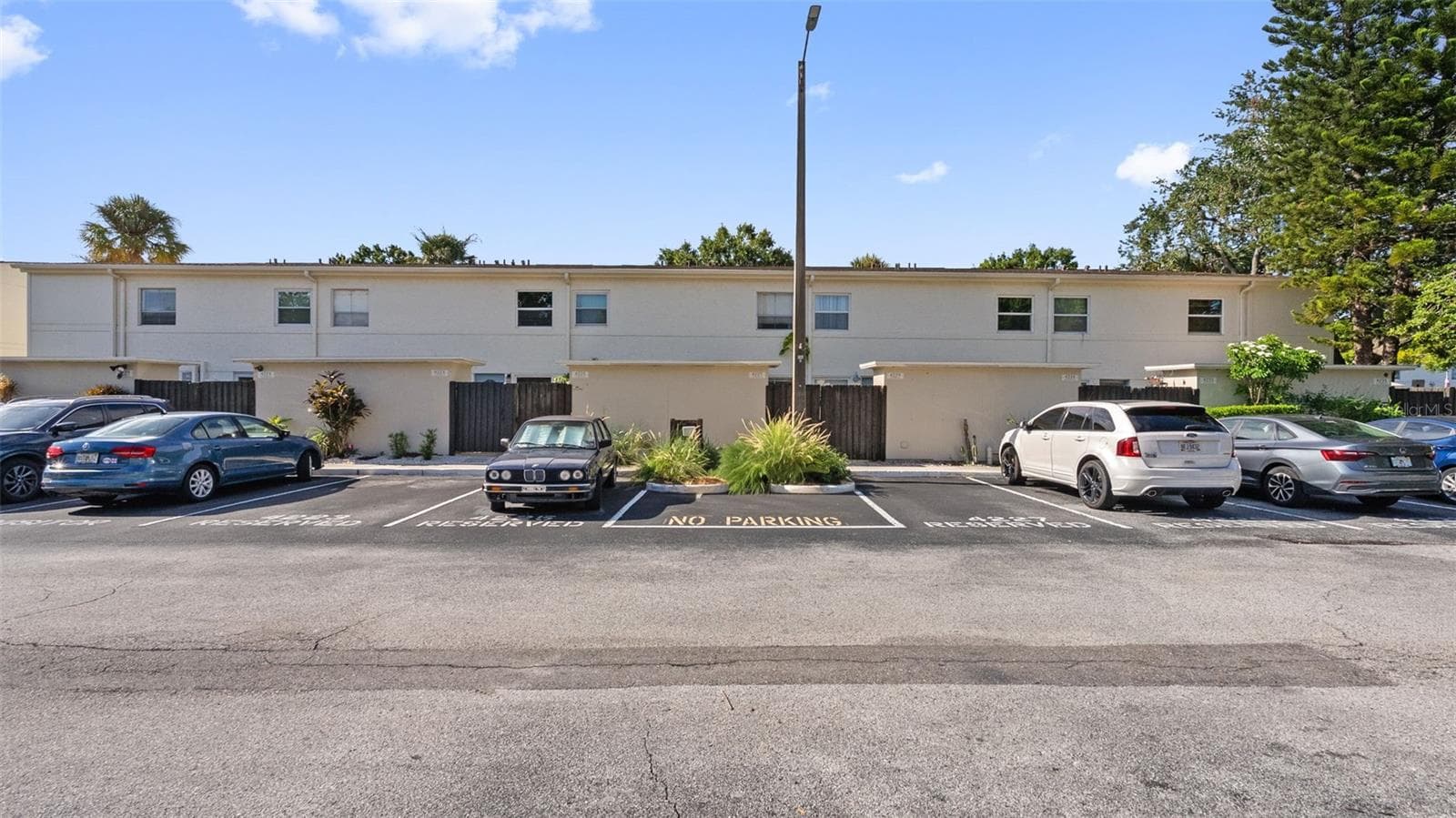 Townhouse at 4227 LA PALMA CT, TAMPA, photo 21 of 40