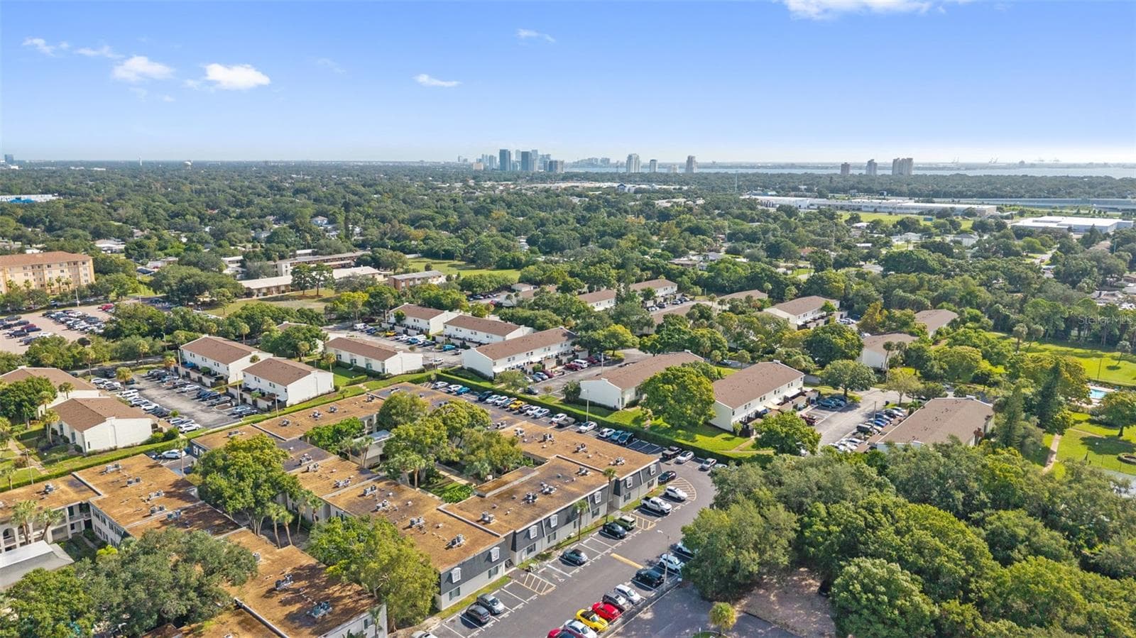 Townhouse at 4227 LA PALMA CT, TAMPA, photo 29 of 40