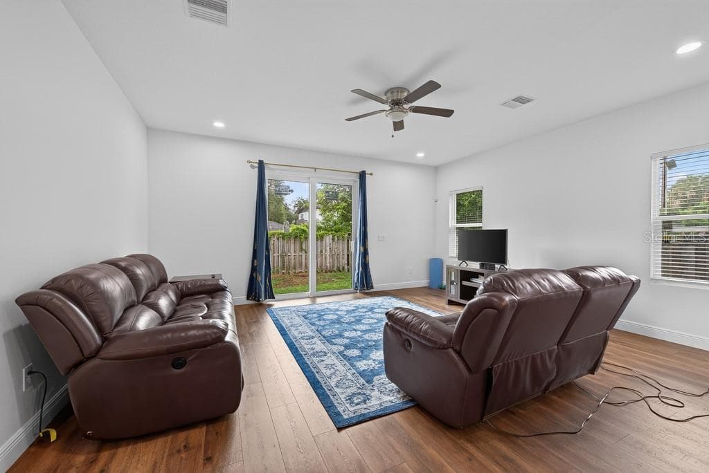 Single Family Residence at 8118 N SEMMES ST, TAMPA, photo 3 of 42