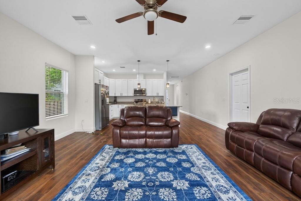 Single Family Residence at 8118 N SEMMES ST, TAMPA, photo 6 of 42