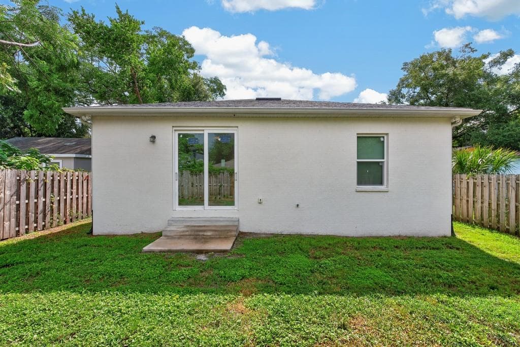Single Family Residence at 8118 N SEMMES ST, TAMPA, photo 32 of 42