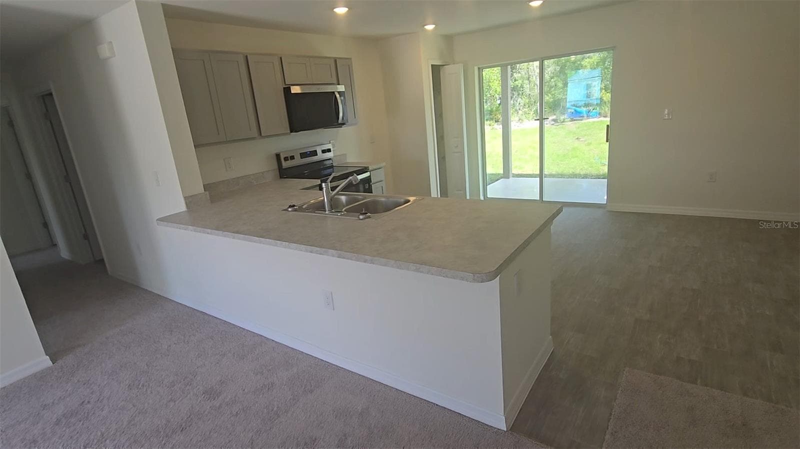 Single Family Residence at 100 WILLOW DR, POINCIANA, photo 2 of 5