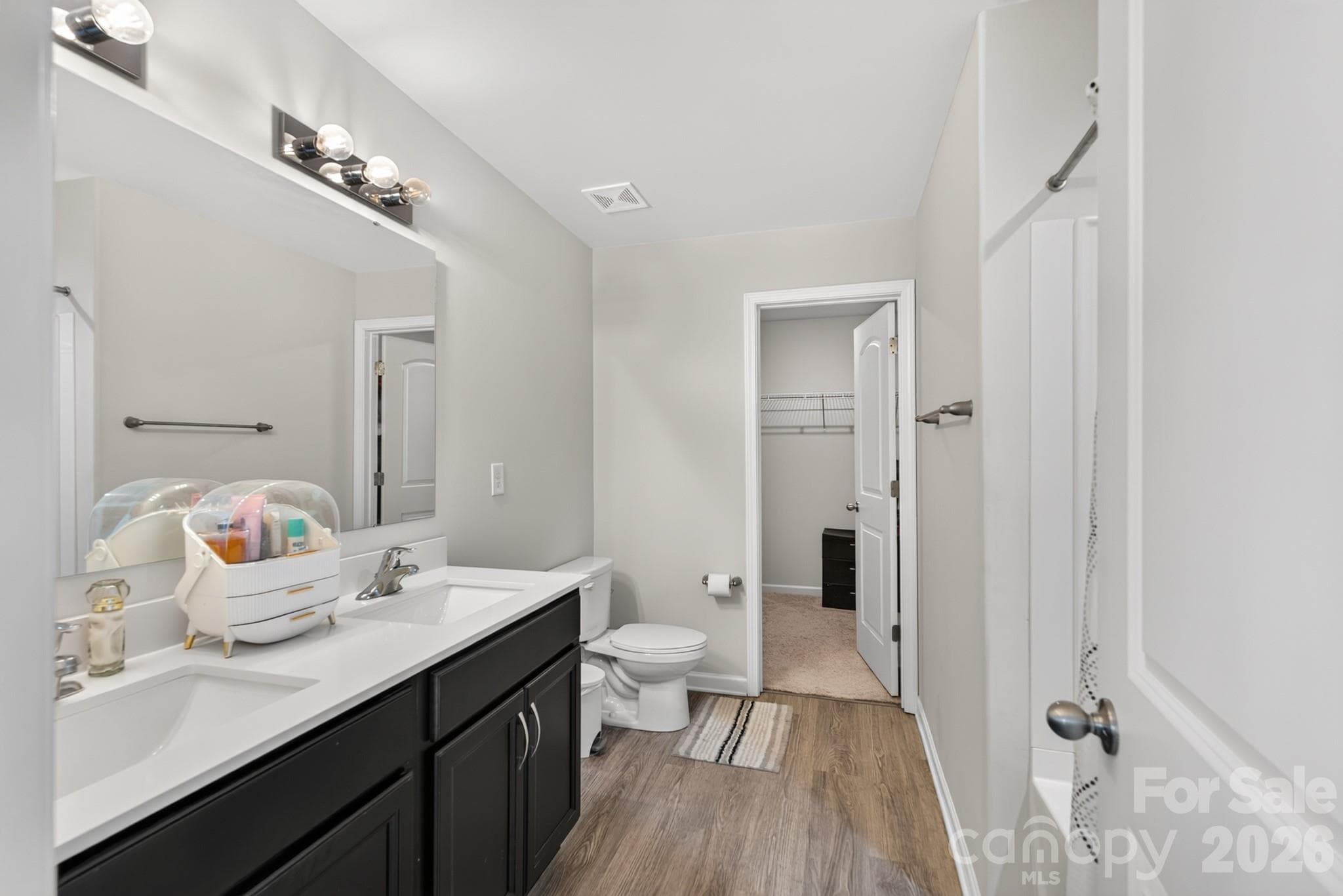 Primary owners' bathroom - 1425 Springdale Road, Lancaster