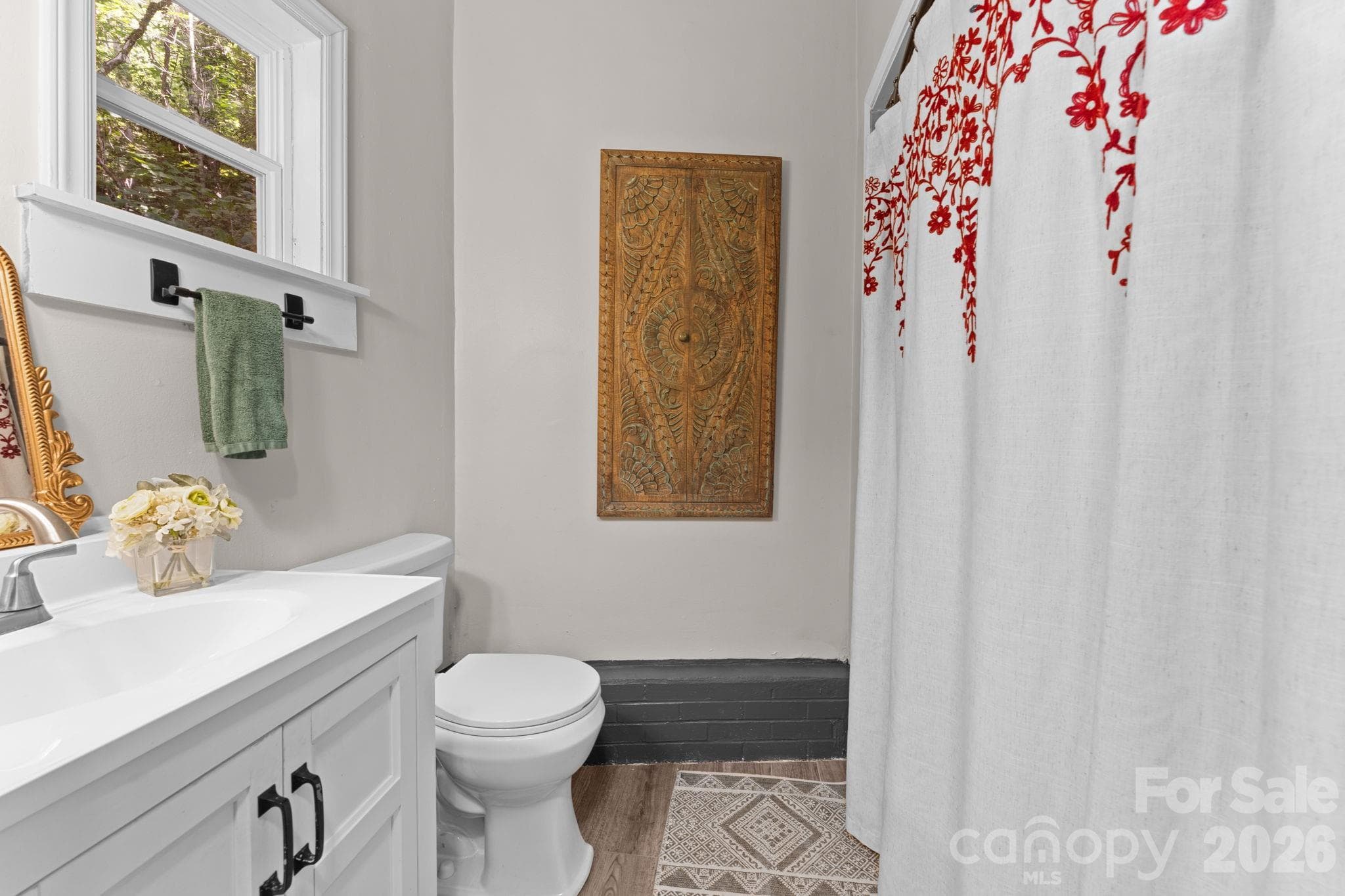 Bathroom off Primary Bedroom - 103 Riverwood Drive, Sylva
