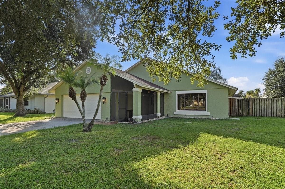 Single Family Residence at 20828 MAXIM PKWY, ORLANDO, photo 2 of 24