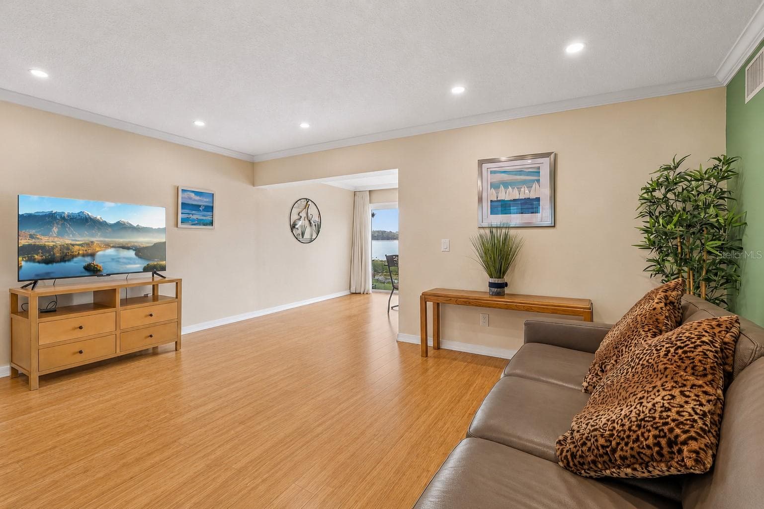 The BRIGHT, POLISHED INTERIOR feels both welcoming and refined. - 632 DESOTO DR #632, CASSELBERRY