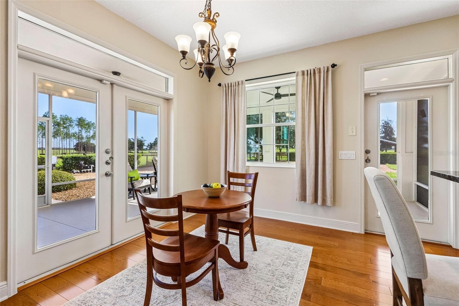 Breakfast Nook - 2088 NW 102ND BLVD, WILDWOOD