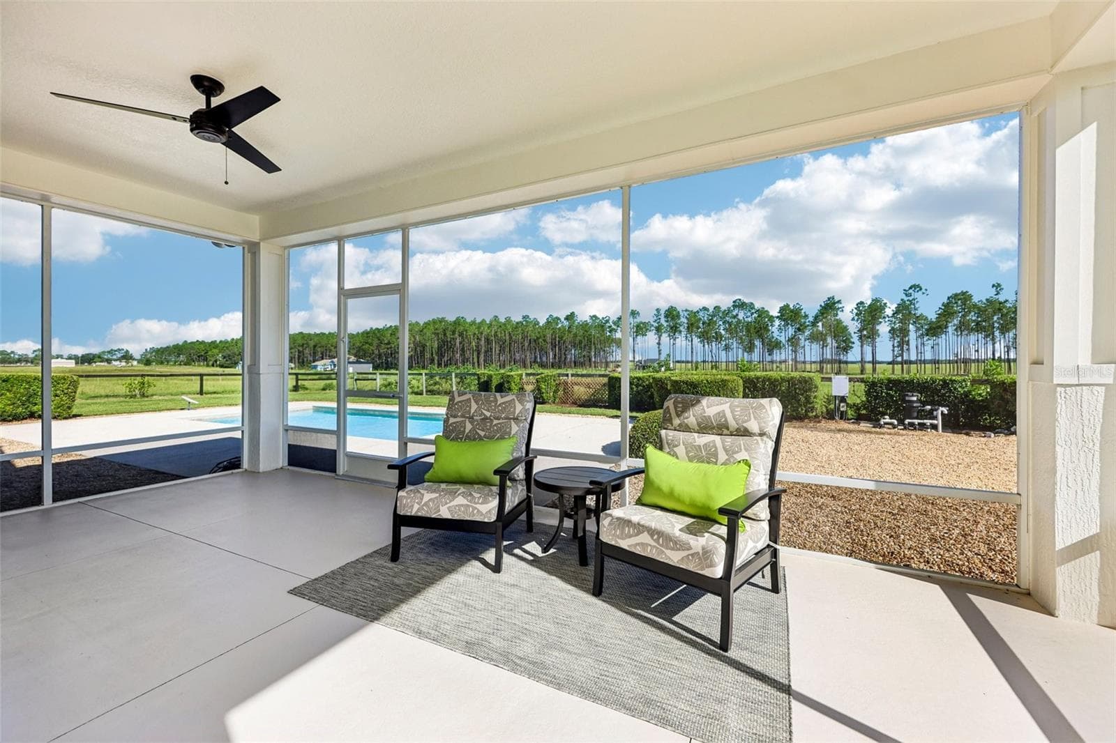 Wraparound Screened-In Lanai - 2088 NW 102ND BLVD, WILDWOOD