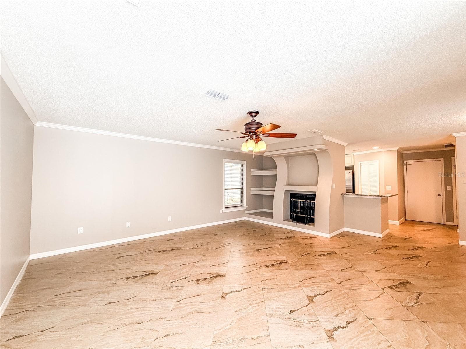 Family Room - 9542 PEBBLE GLEN AVE, TAMPA