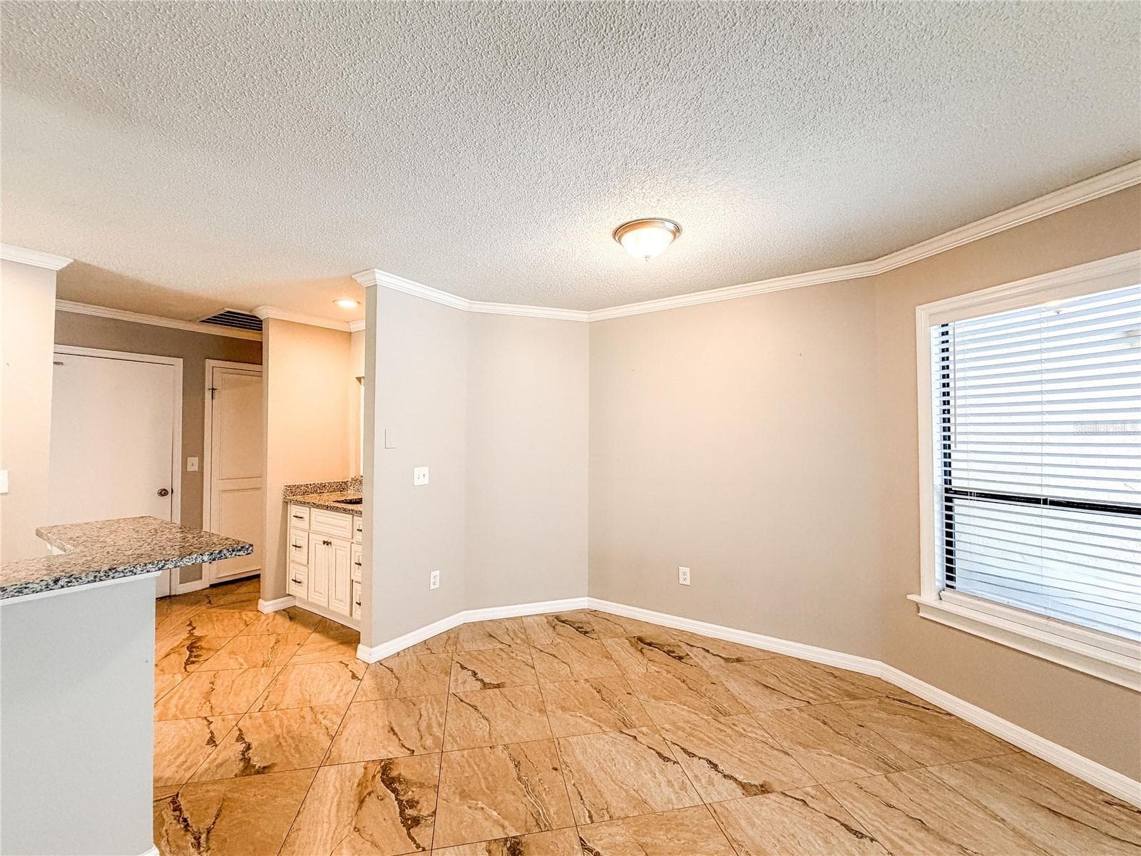 Eat in Kitchen - 9542 PEBBLE GLEN AVE, TAMPA