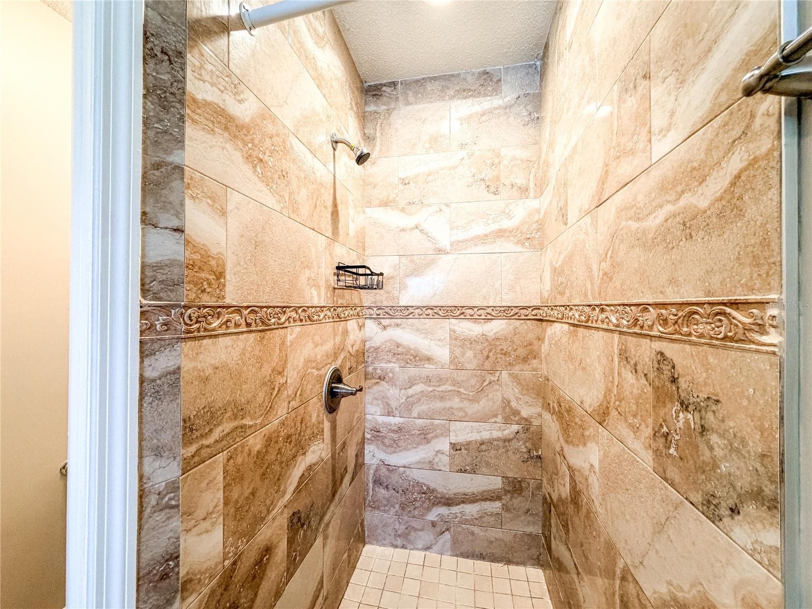 Primary Shower - 9542 PEBBLE GLEN AVE, TAMPA