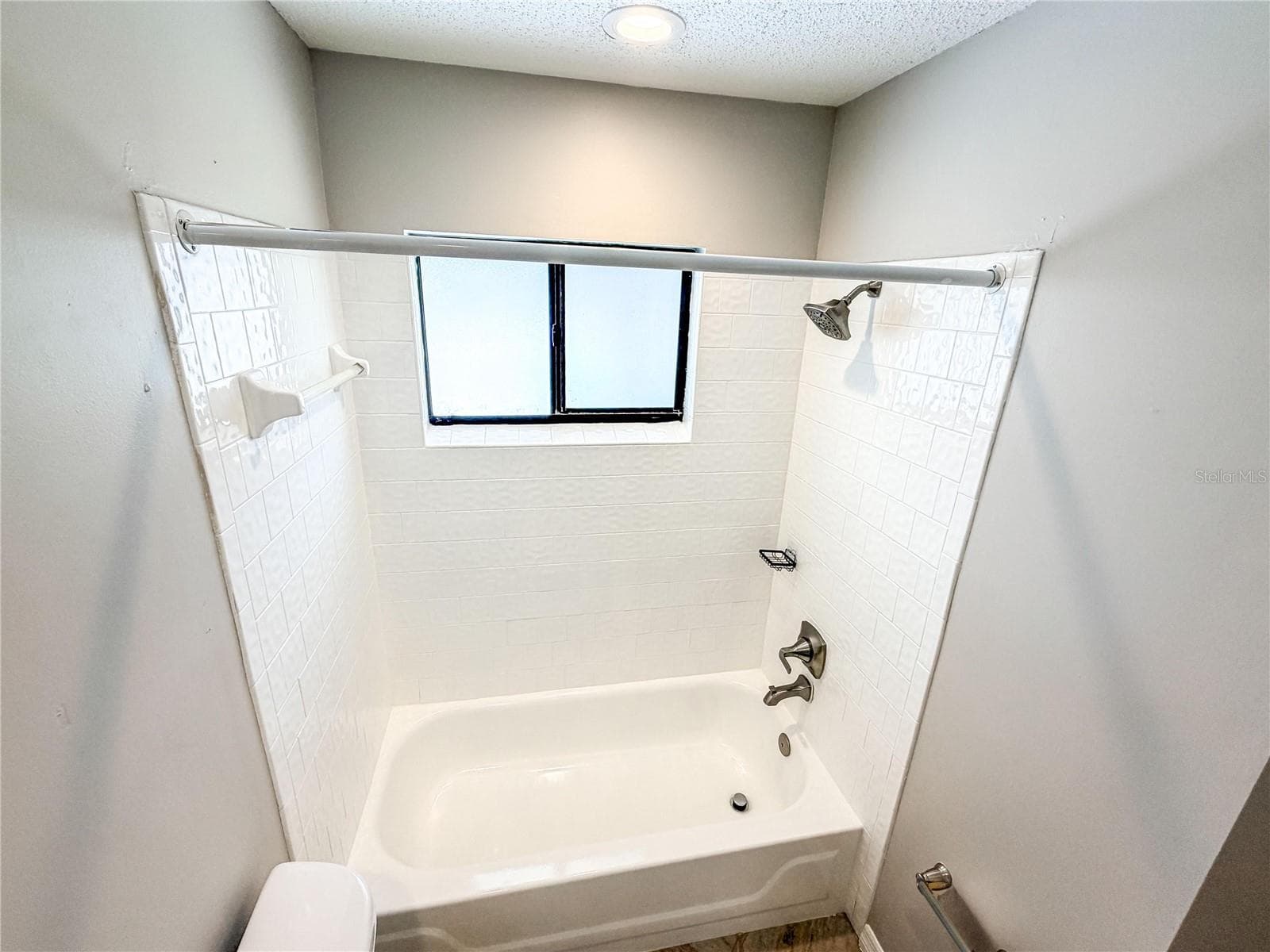 Bathroom 3 Shower and Tub - 9542 PEBBLE GLEN AVE, TAMPA